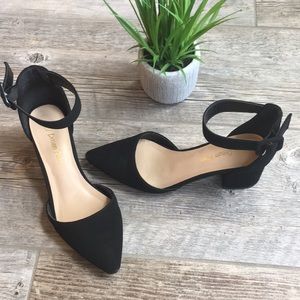 Black closed toe block heel with ankle straps 6